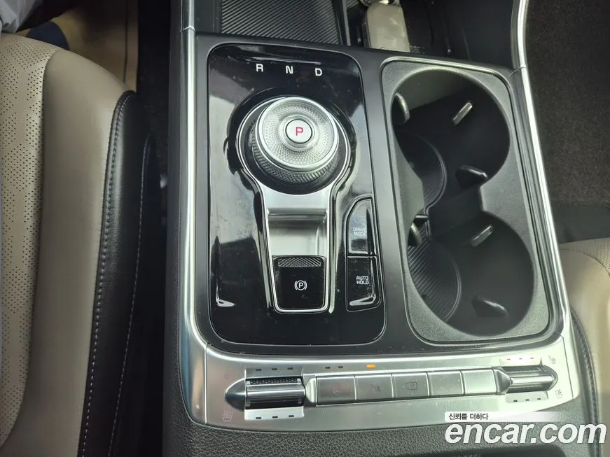 Kia Carnival — фото 10