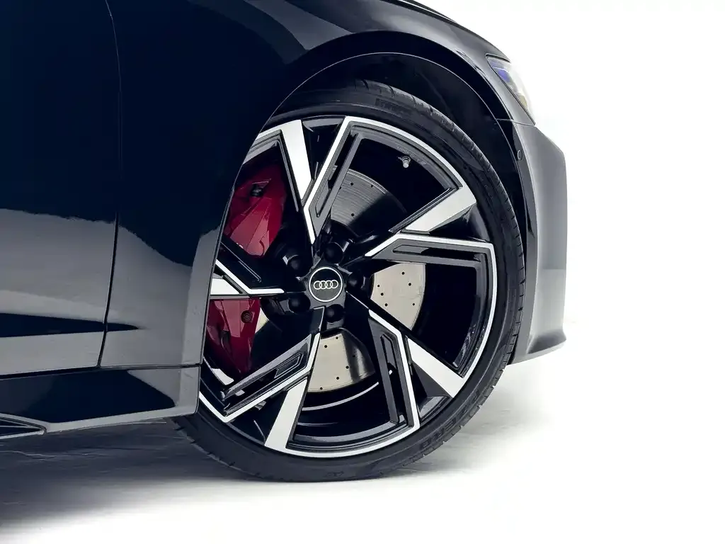 Audi RS 6 2024 из CN, фото 6