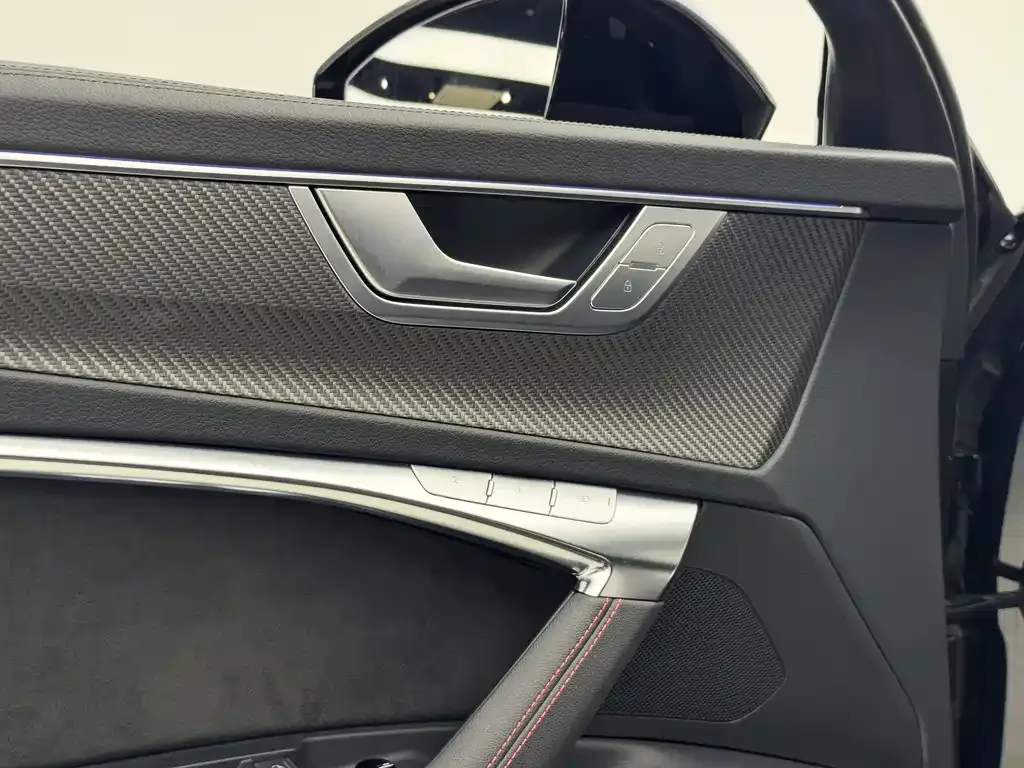 Audi RS 6 2024 из CN, фото 4