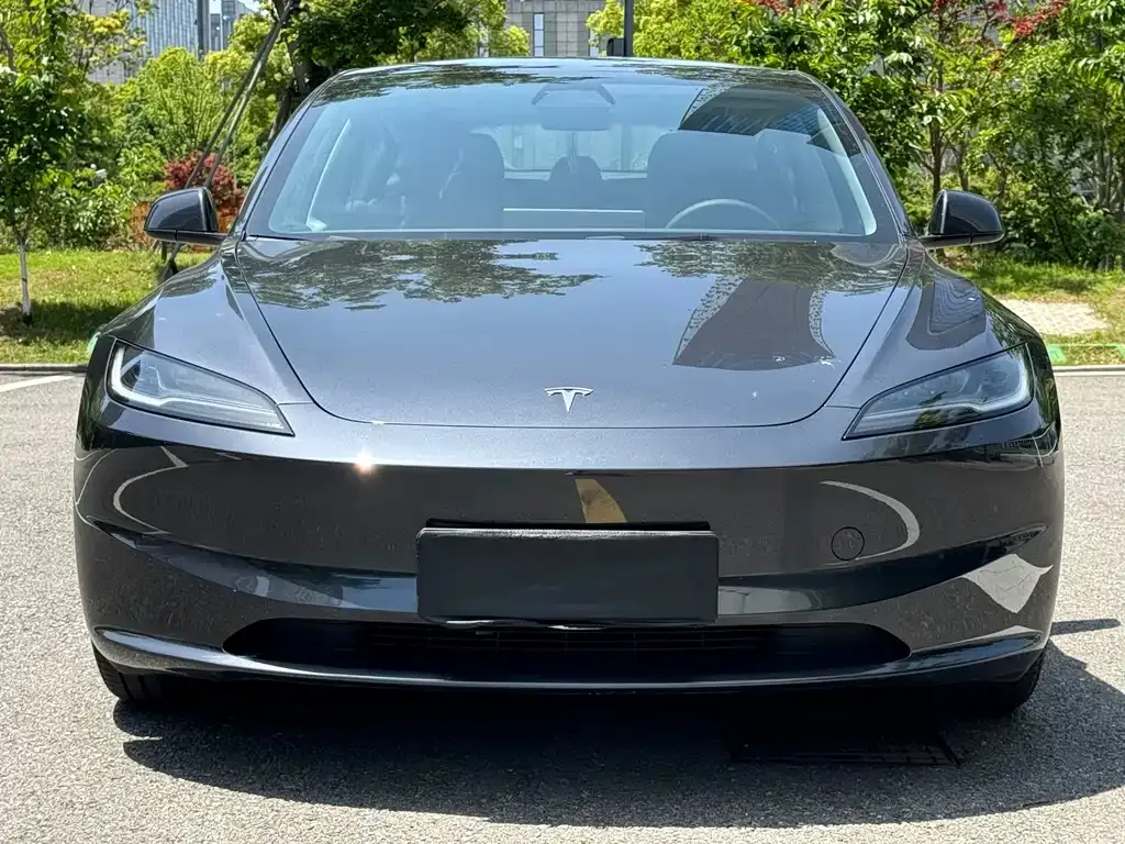 Tesla Model 3 — фото 10
