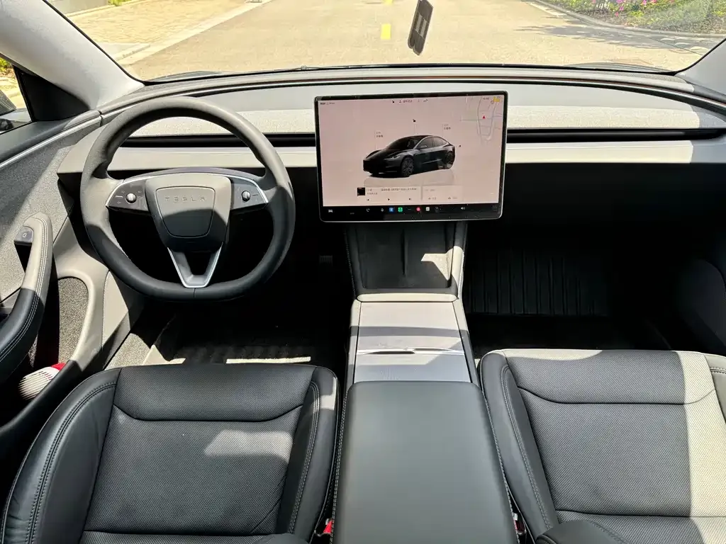 Tesla Model 3 — фото 9