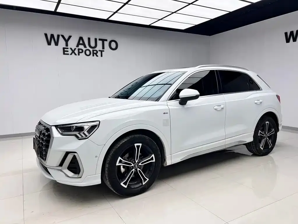 Audi Q3 — фото 1