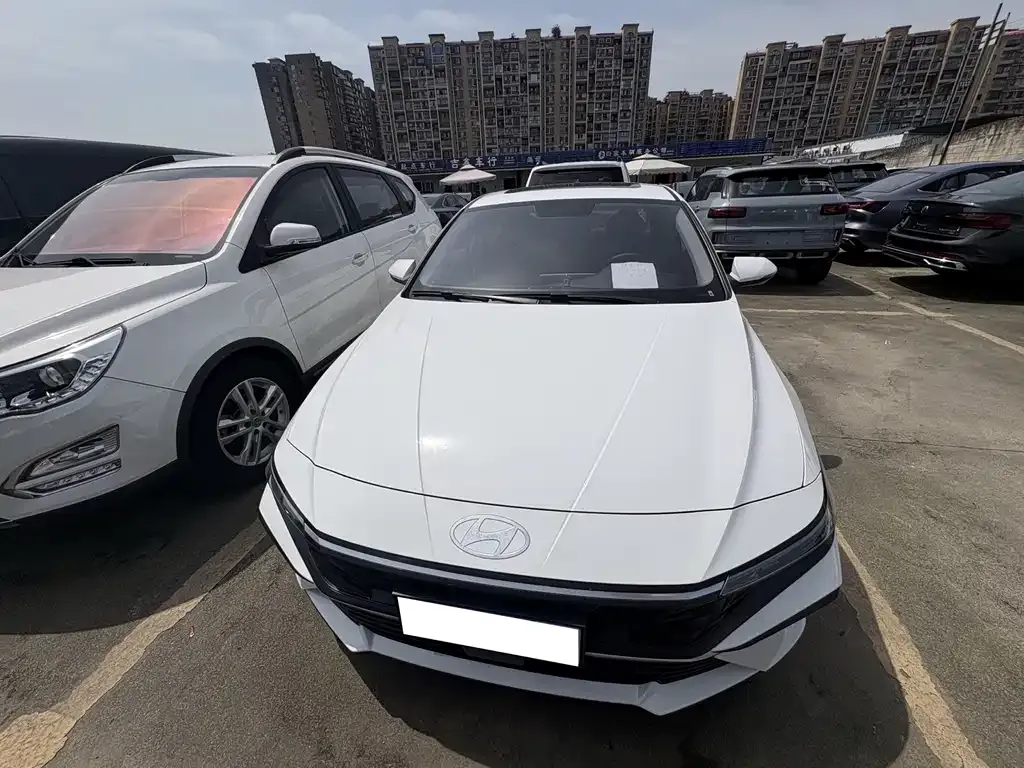 Hyundai Elantra — фото 3