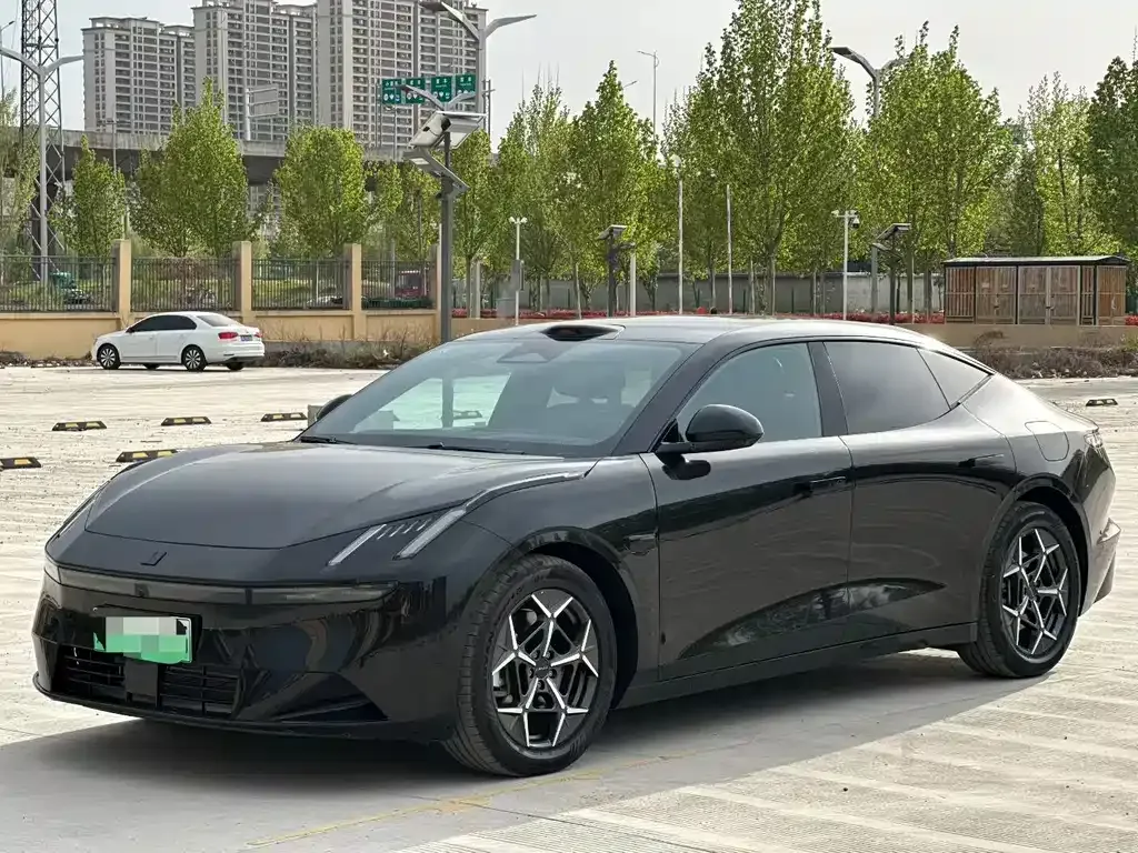 Lynk & Co 10 EM-P
