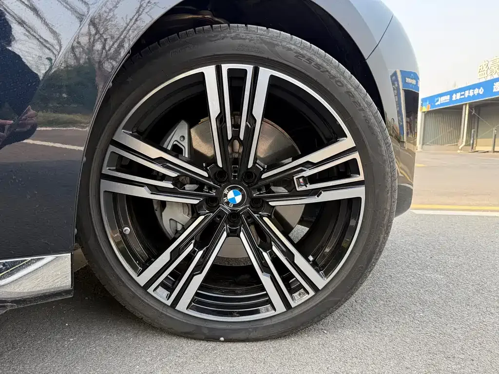 BMW 7 Series 2024 из CN, фото 9