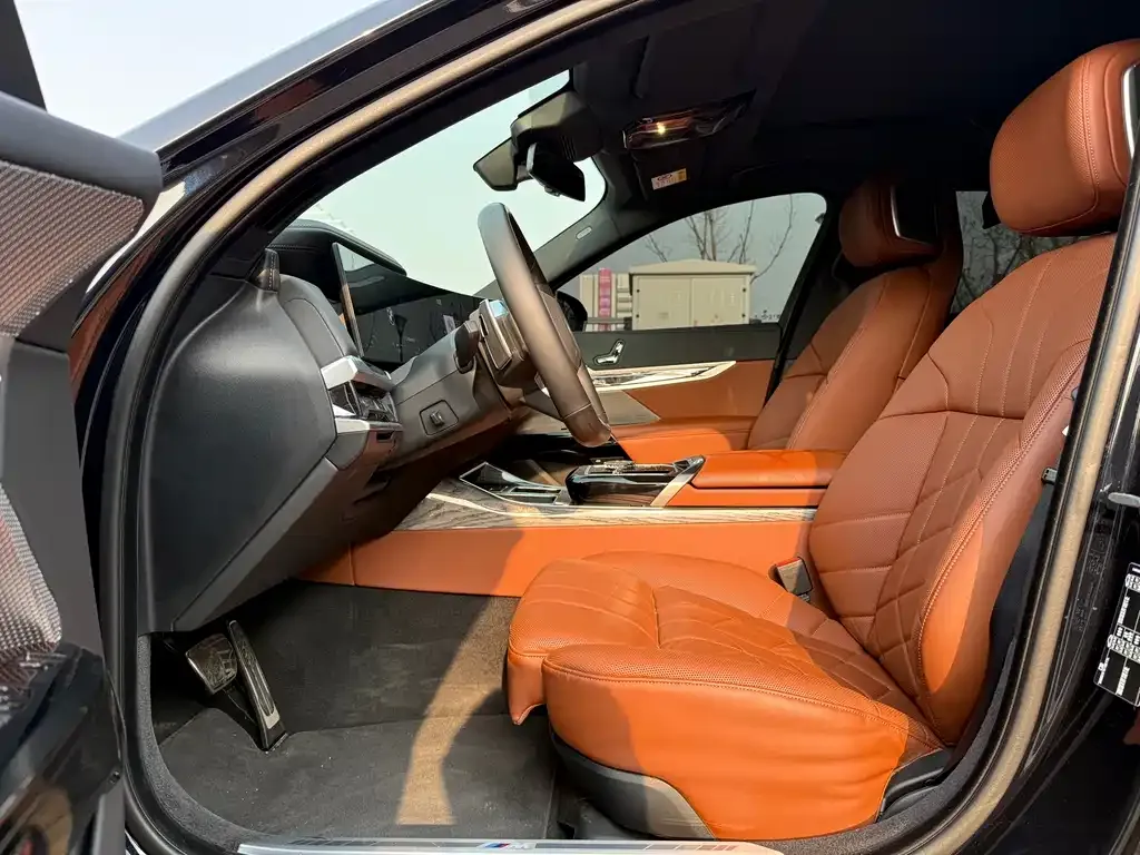 BMW 7 Series 2024 из CN, фото 4