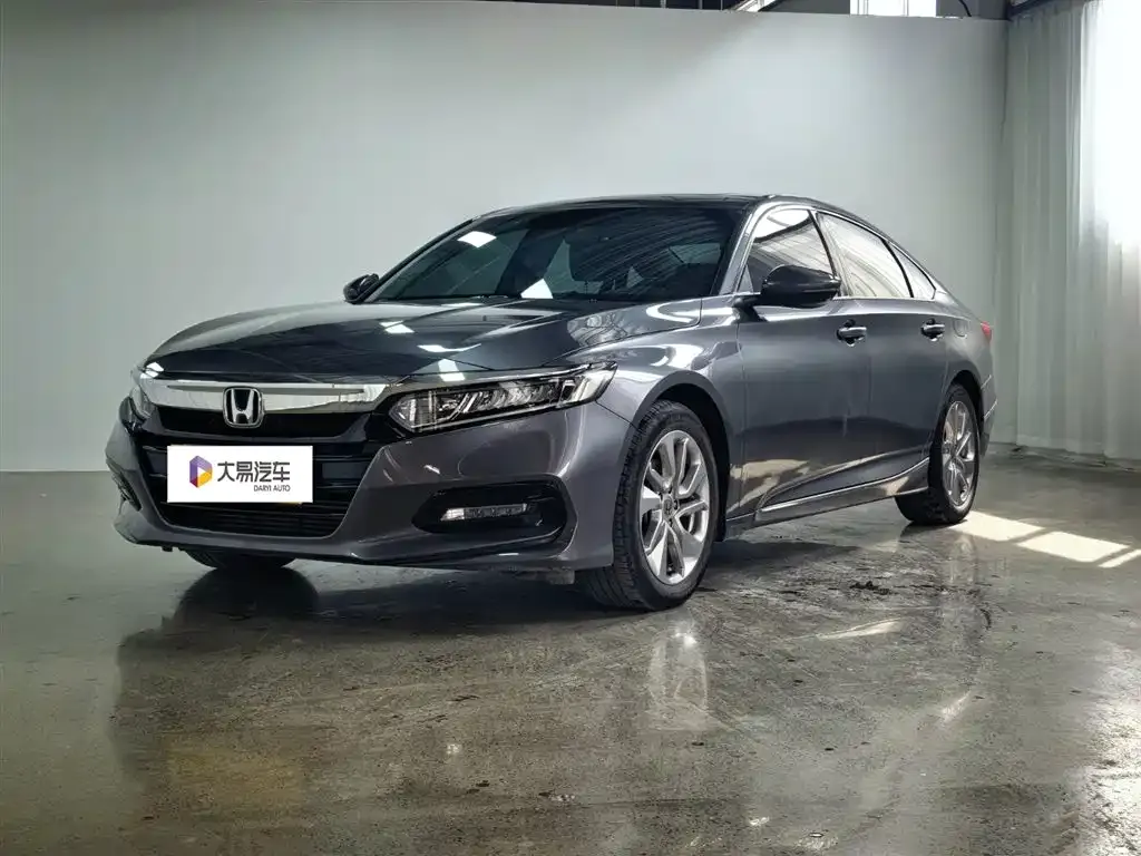 Honda Accord — фото 1