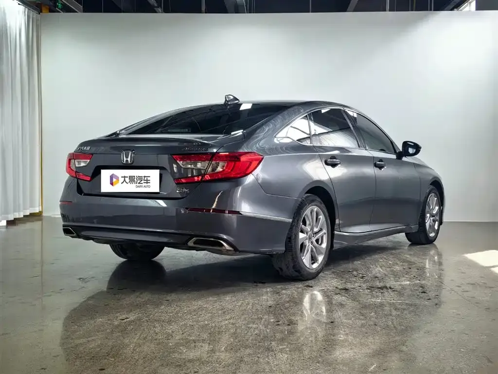 Honda Accord — фото 6