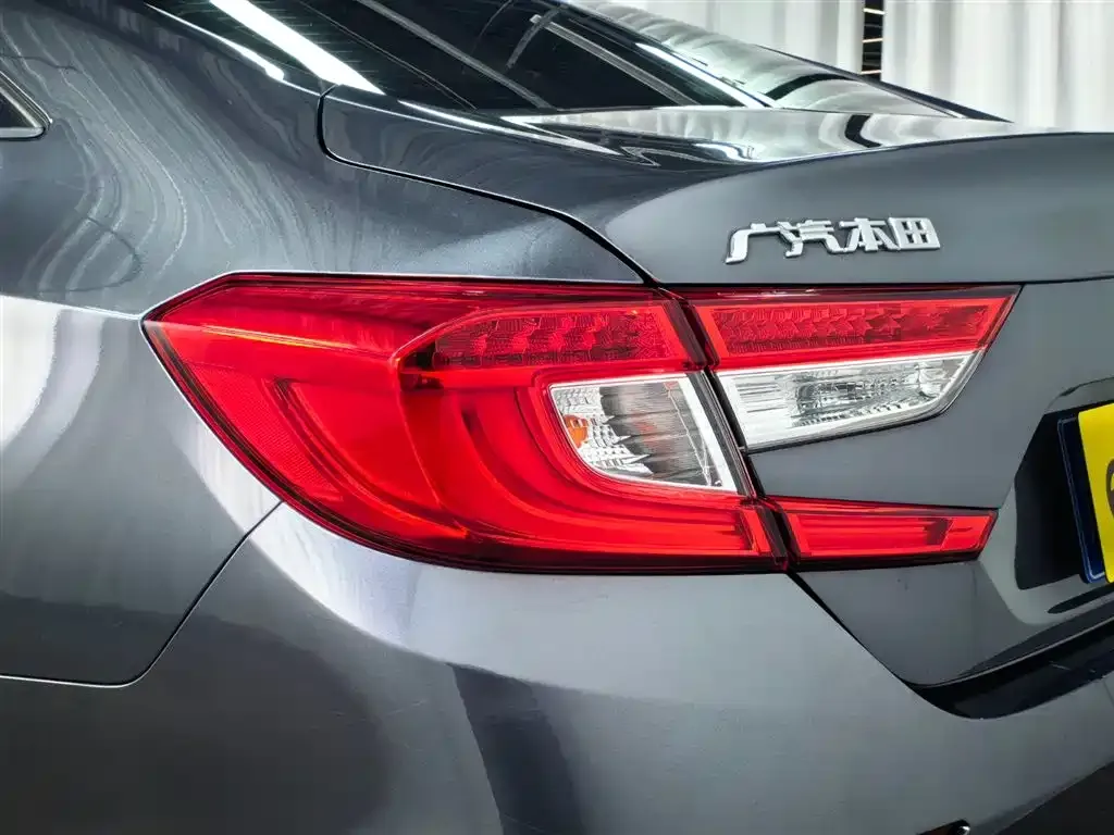 Honda Accord — фото 9