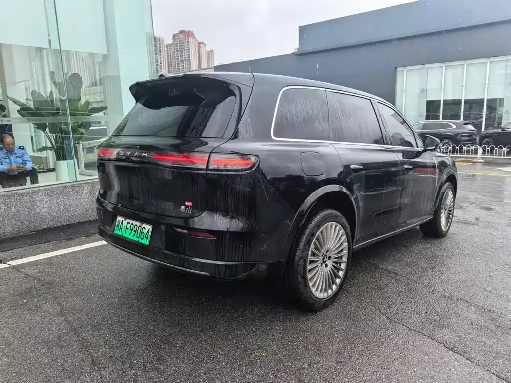 VOYAH Lantu Taishan 2025 из CN, фото 8