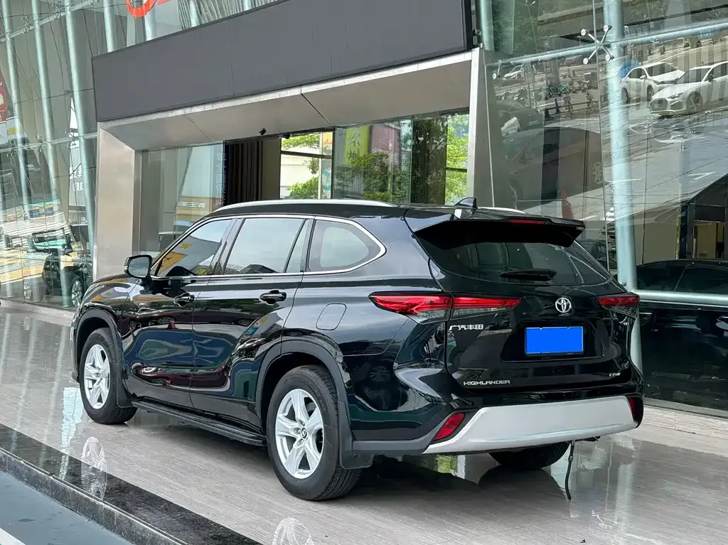 Toyota Highlander — фото 4