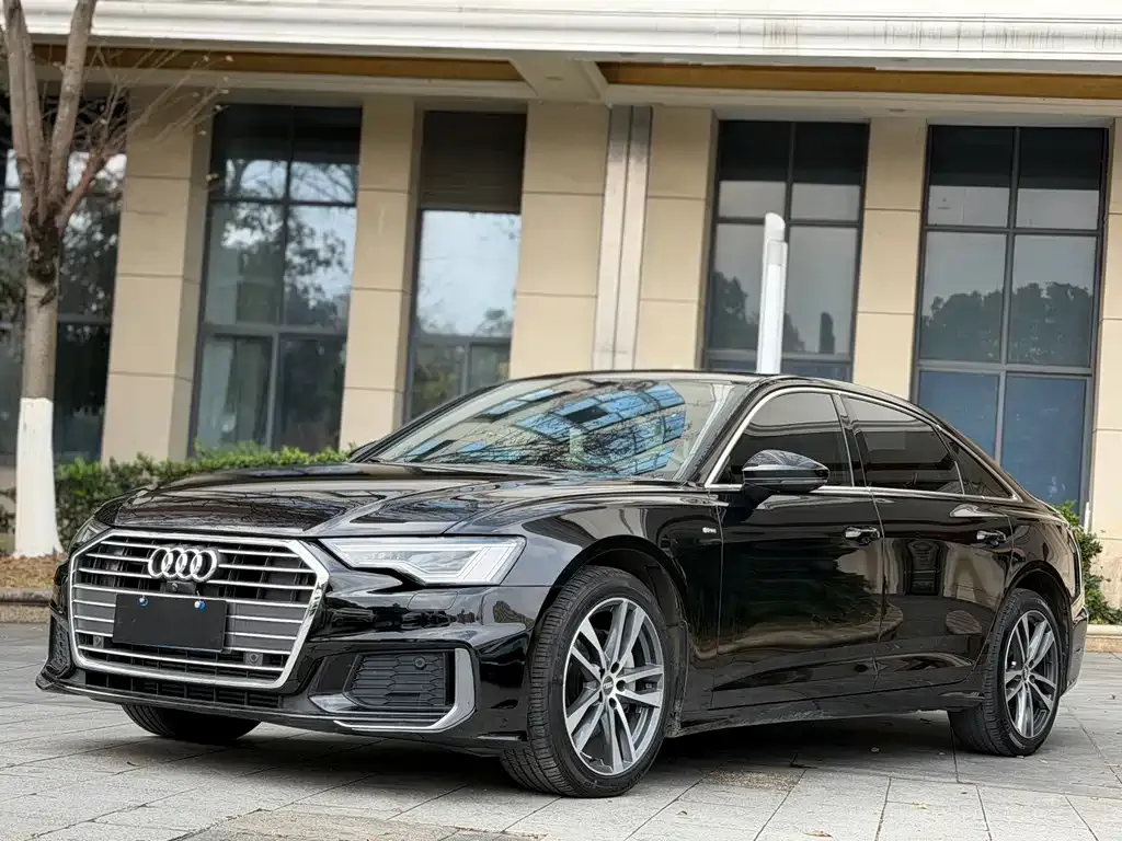 Audi A6L — фото 1