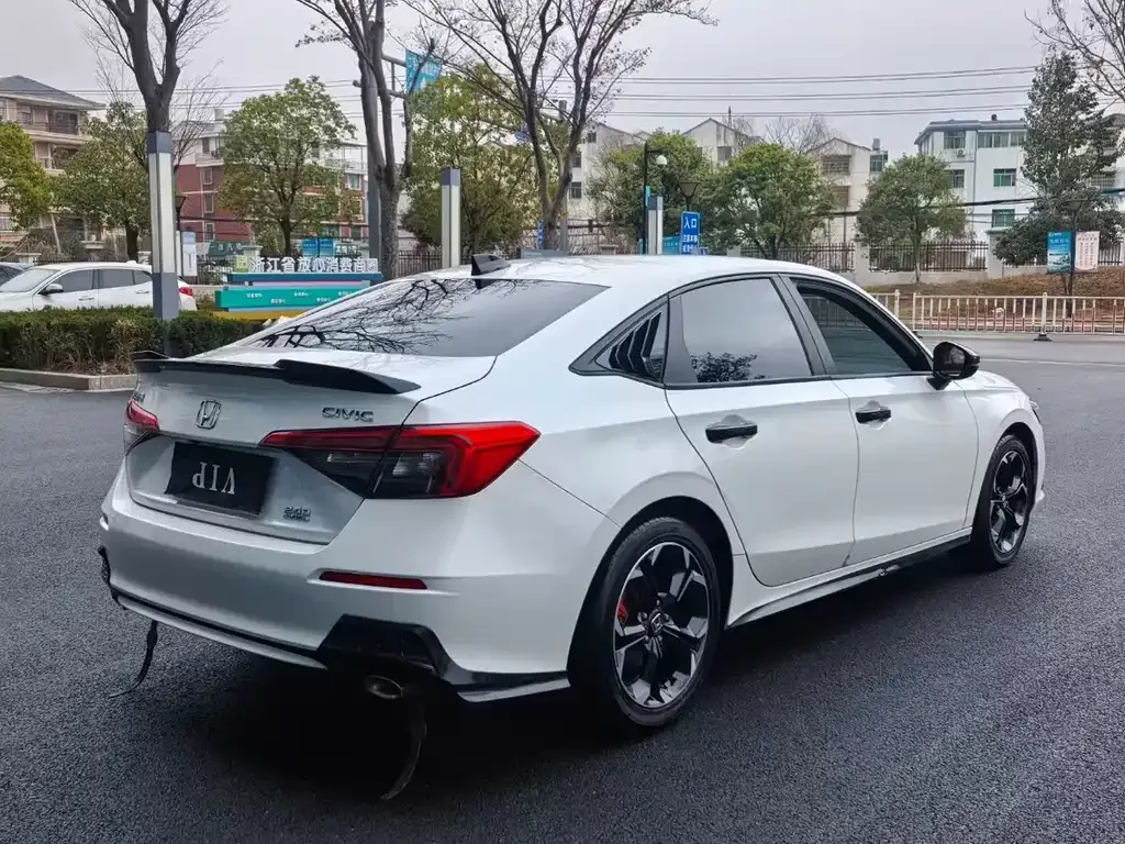 Honda Civic — фото 8