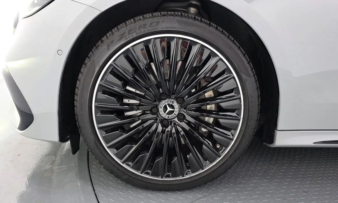 Mercedes-Benz E-Class 2024 из KR, фото 8