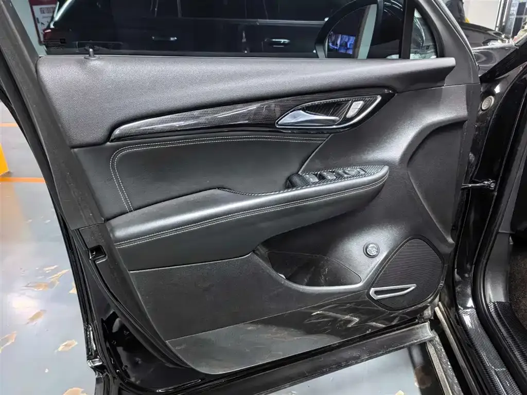 Buick Envision Plus — фото 9