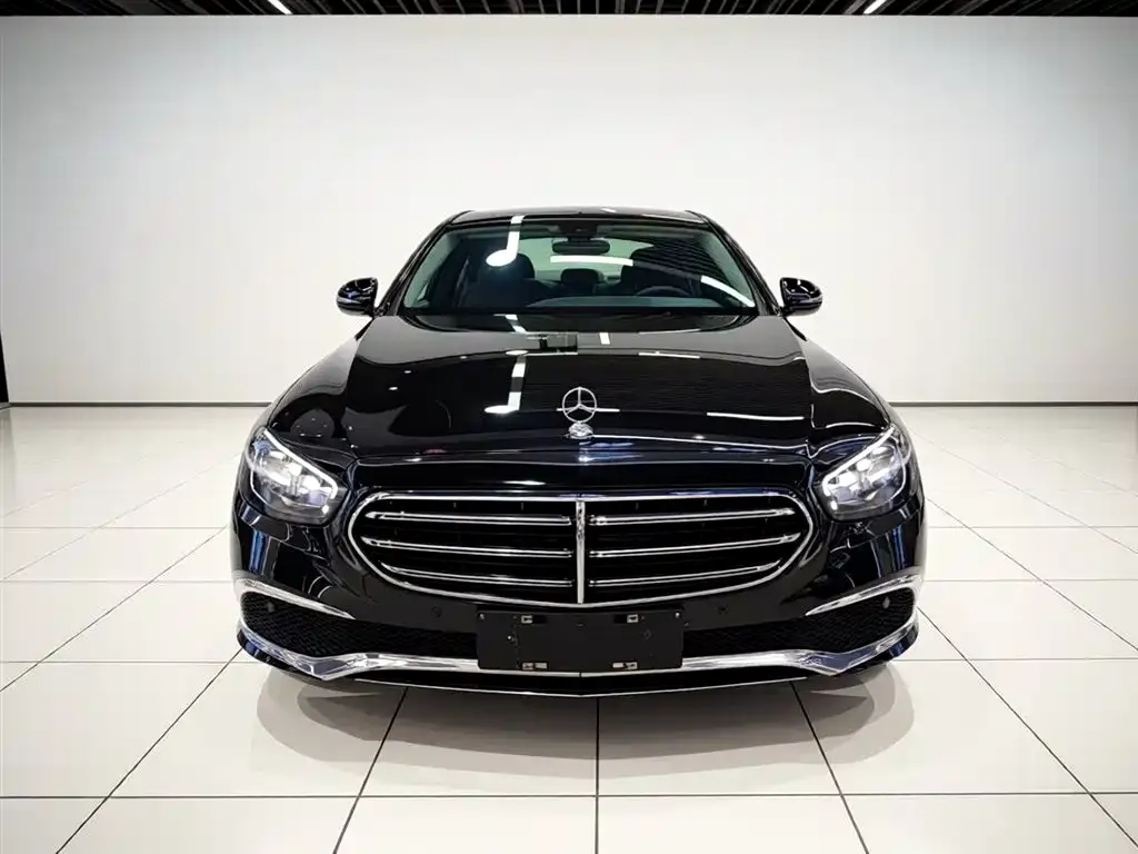 Mercedes-Benz E-Class — фото 3