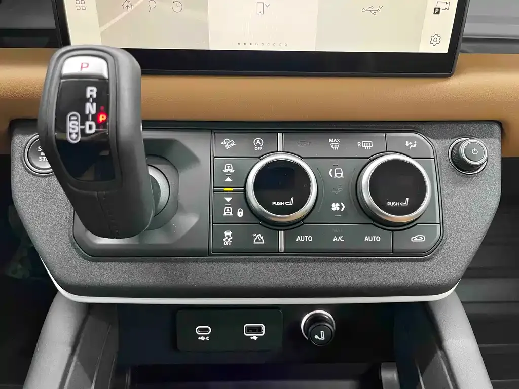 Land Rover Defender — фото 10