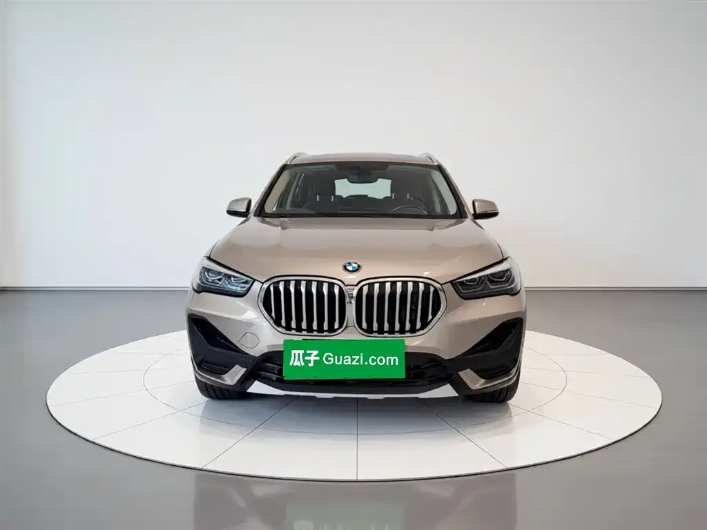 BMW X1 — фото 10