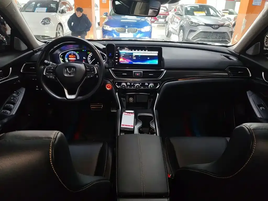 Honda Accord — фото 10