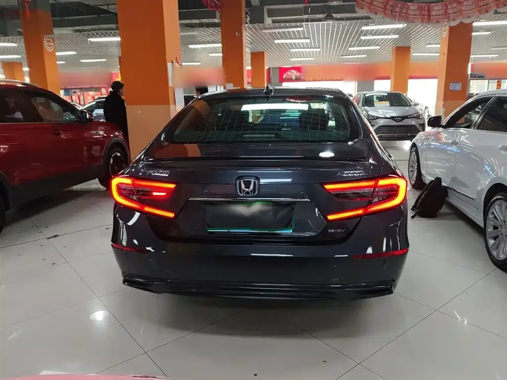 Honda Accord — фото 9