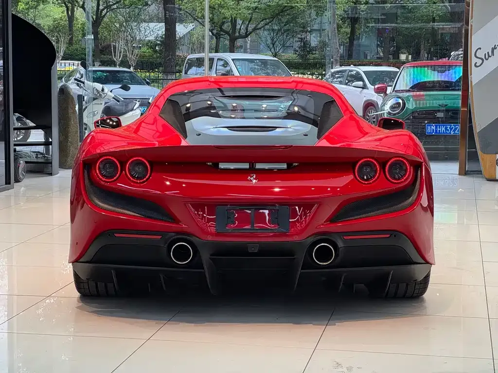 Ferrari F8 — фото 10
