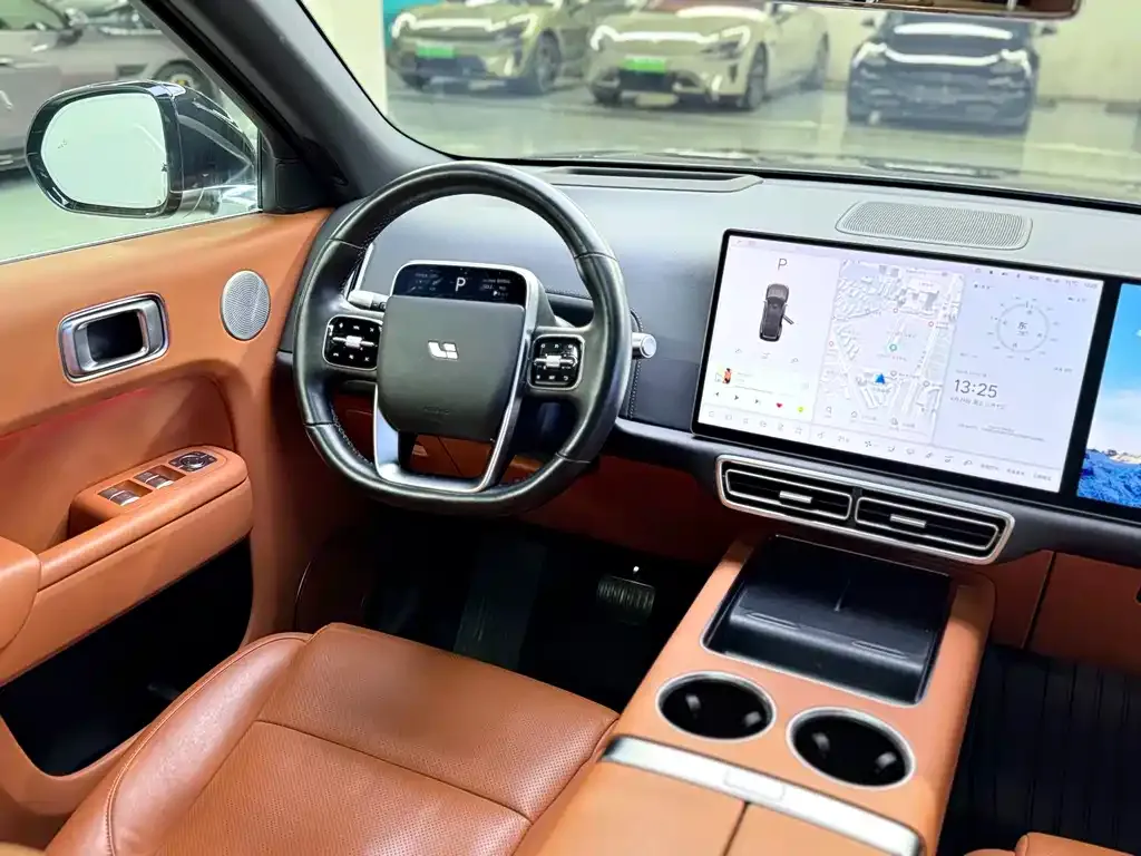 Li Auto L9 — фото 4