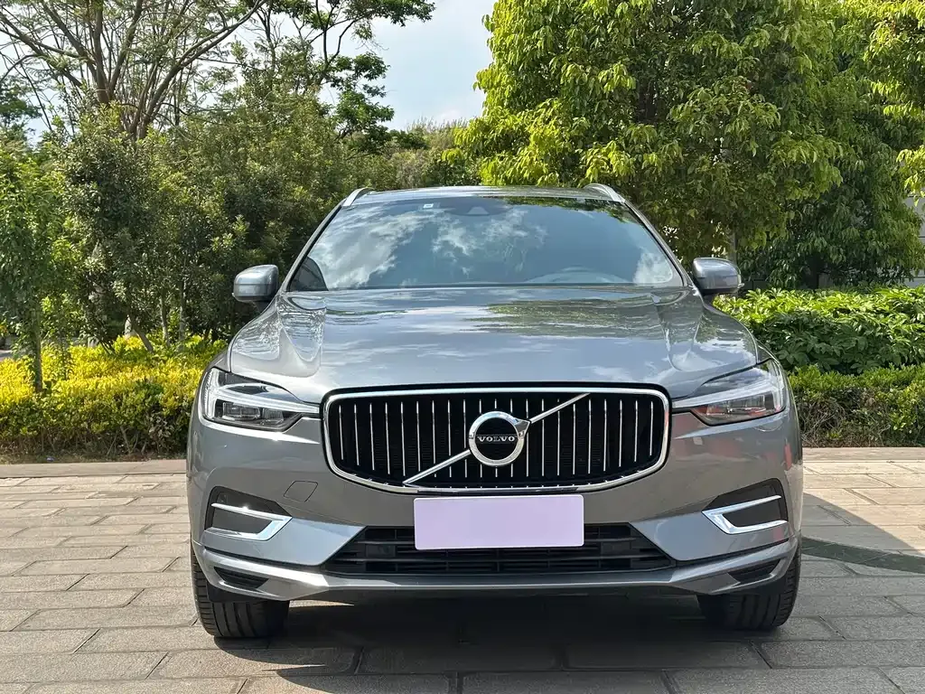 Volvo XC60 — фото 10
