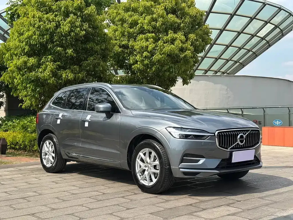 Volvo XC60 — фото 7