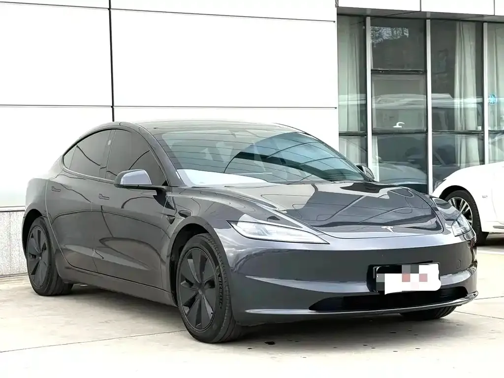 Tesla Model 3 — фото 5