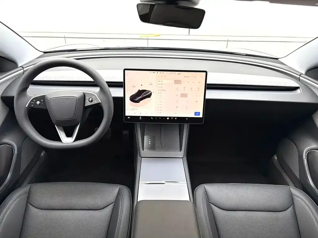Tesla Model 3 — фото 9