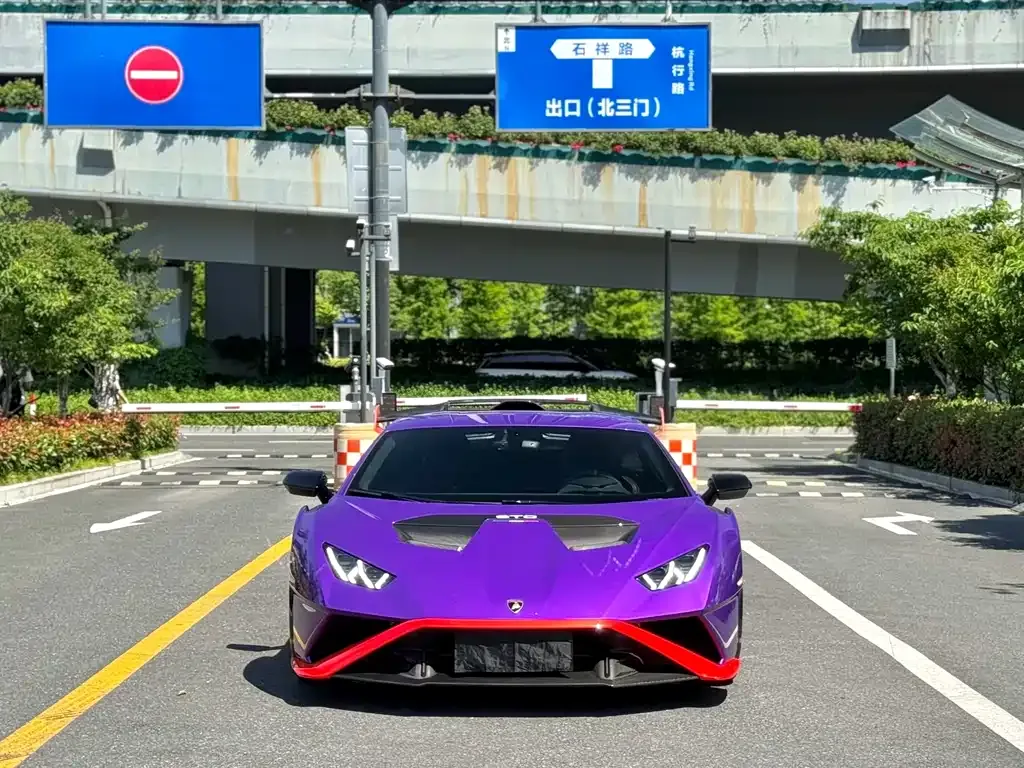 Lamborghini Huracan — фото 1