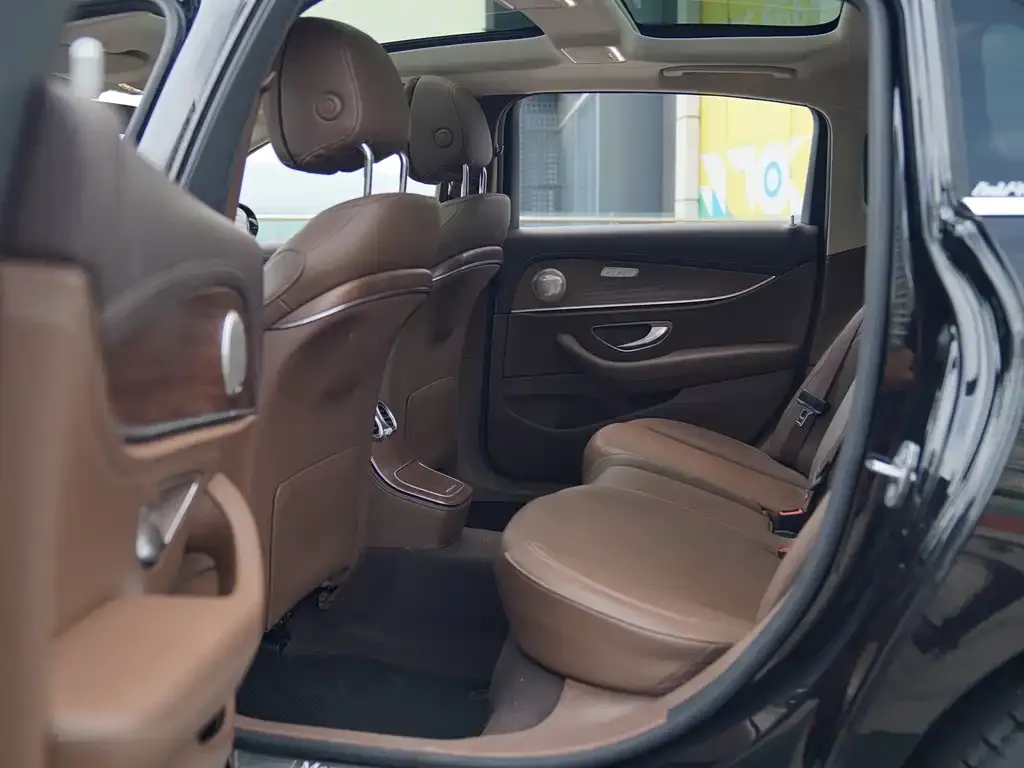 Mercedes-Benz E-Class 2023 из CN, фото 3
