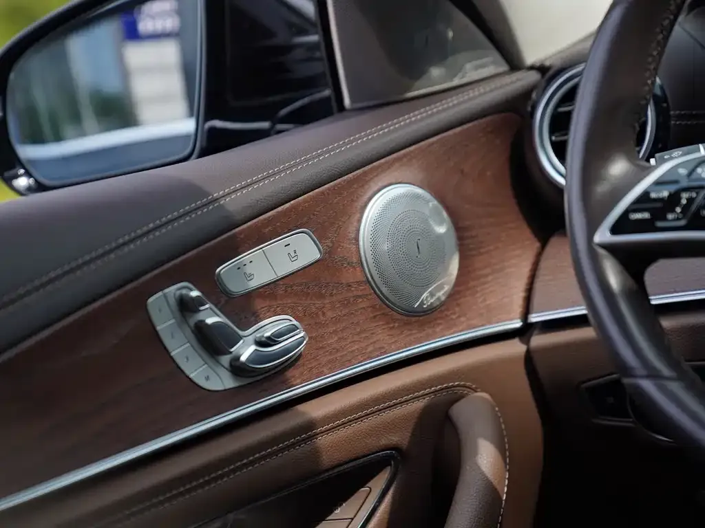 Mercedes-Benz E-Class 2023 из CN, фото 4