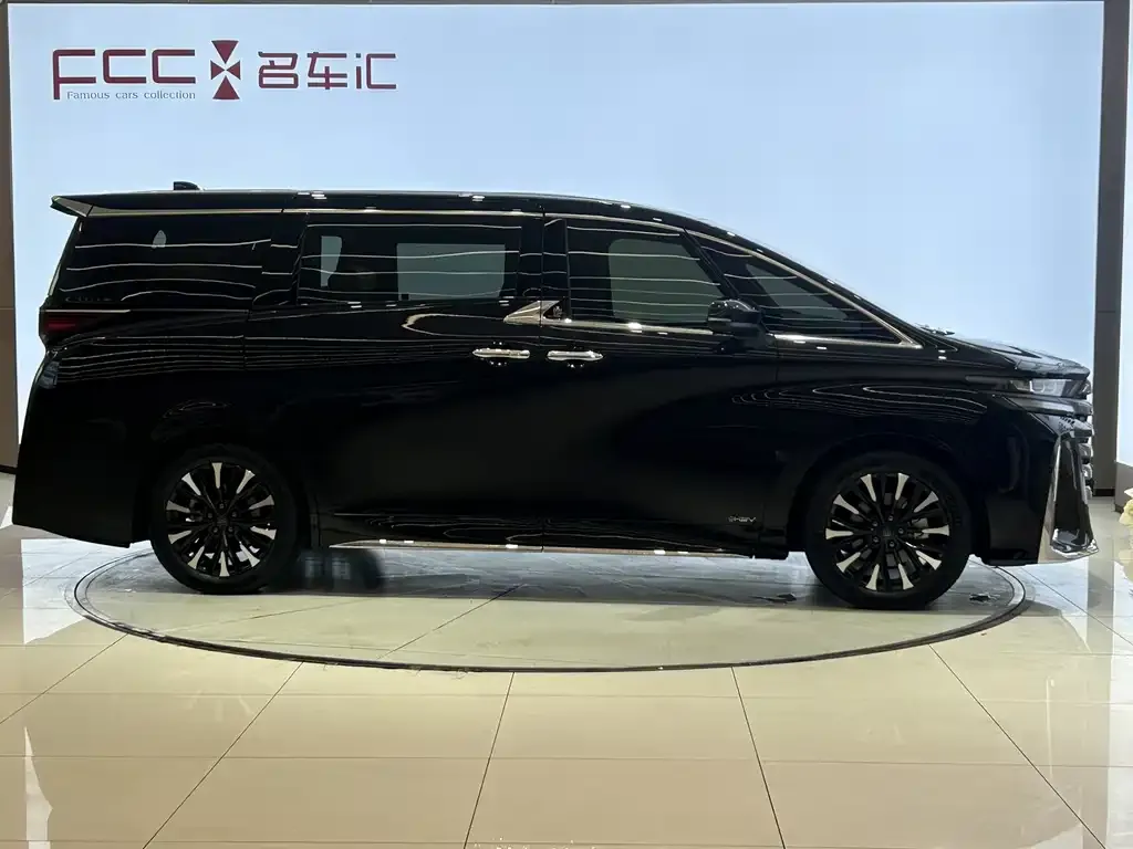 Toyota Vellfire — фото 4