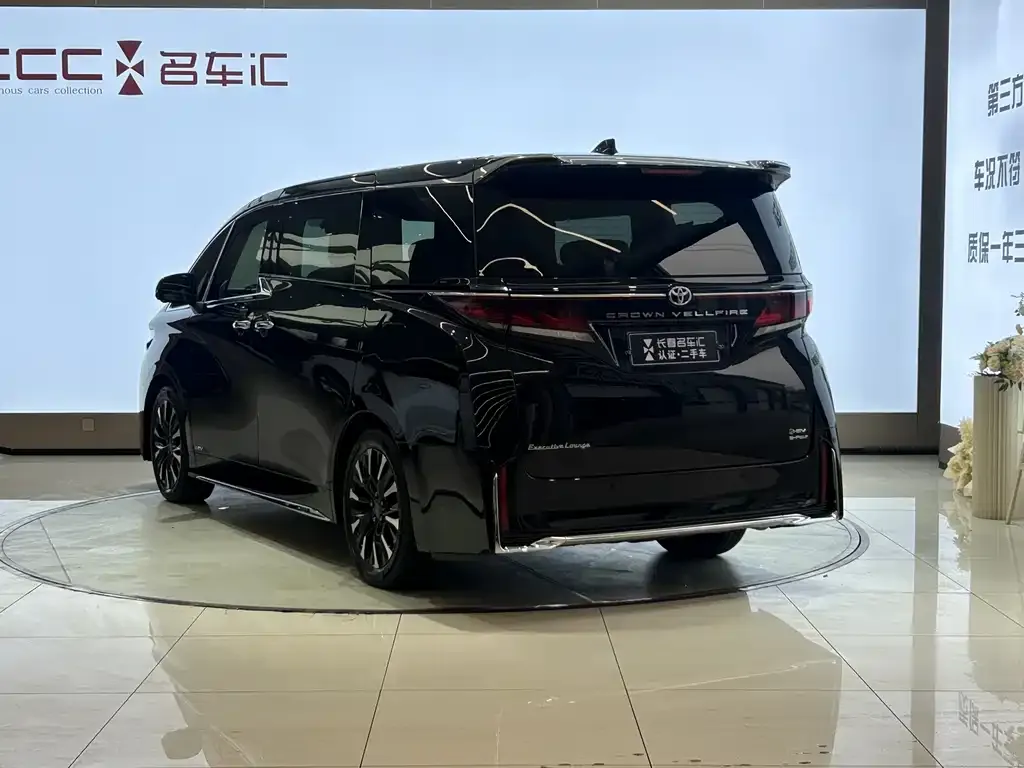 Toyota Vellfire — фото 6