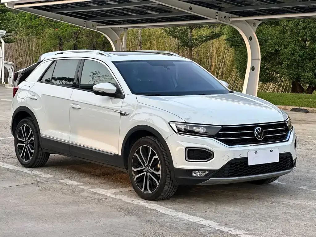 Volkswagen T-Roc — фото 10
