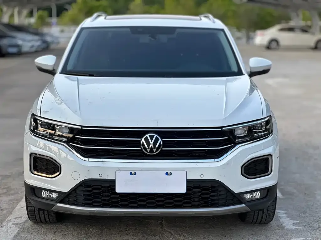 Volkswagen T-Roc — фото 8