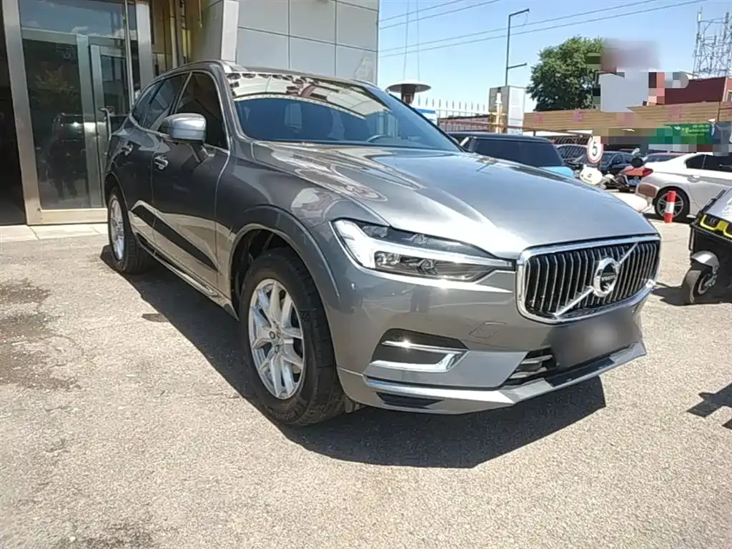 Volvo XC60 — фото 10