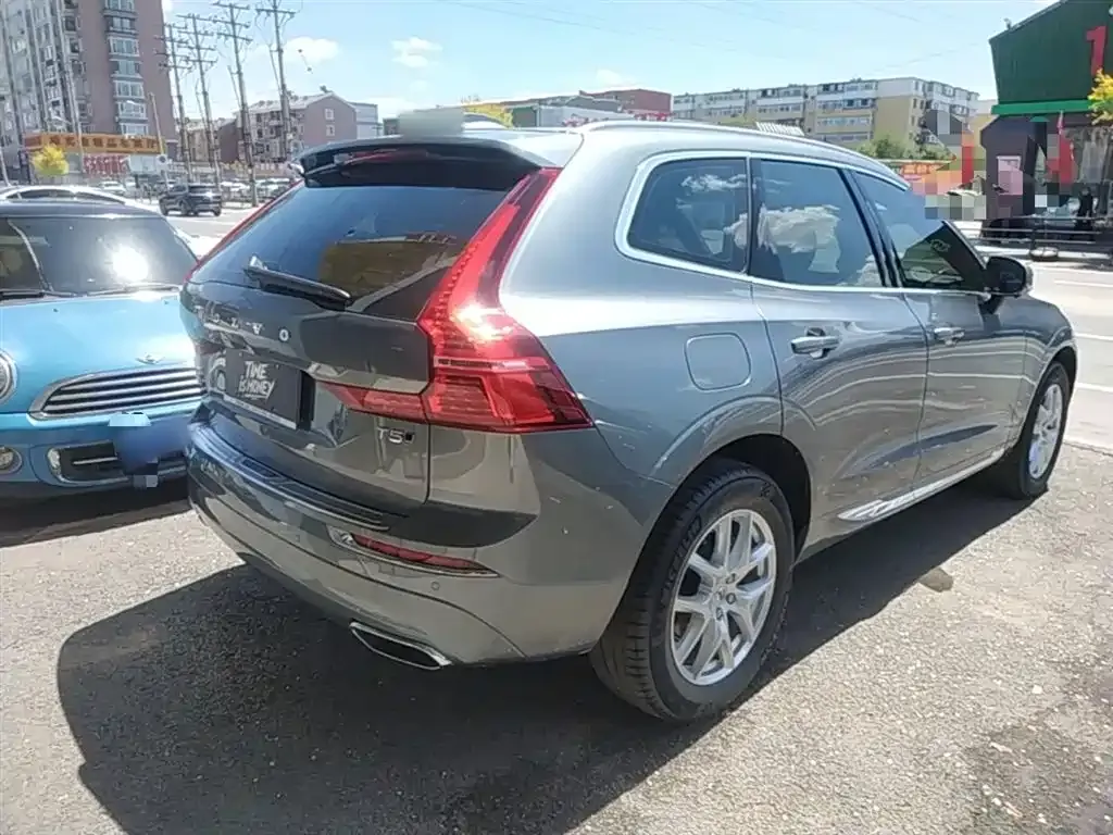 Volvo XC60 — фото 6