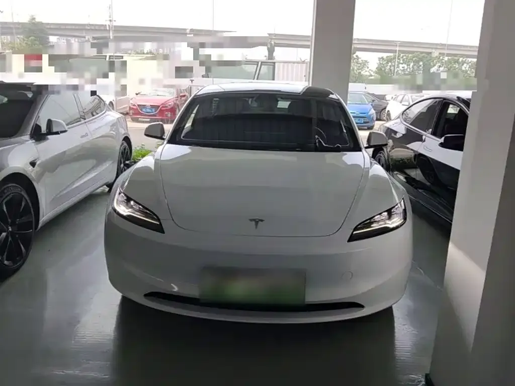 Tesla Model 3 — фото 9