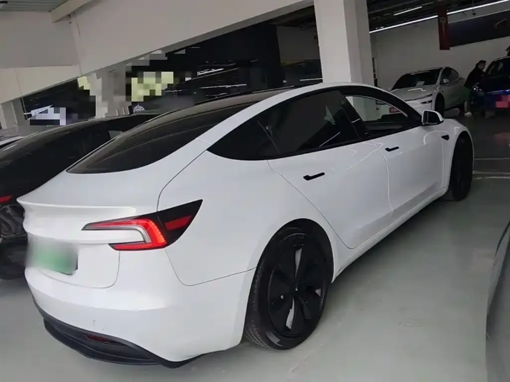 Tesla Model 3 — фото 2
