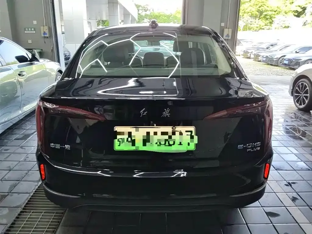 Hongqi E-QM5 — фото 8