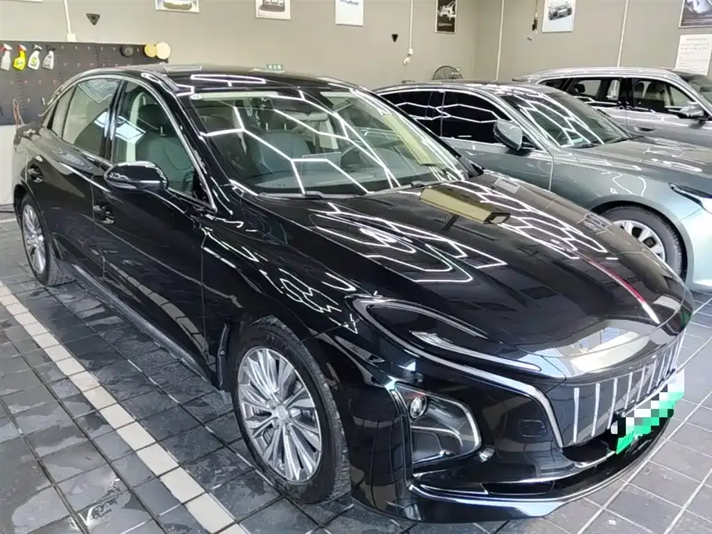 Hongqi E-QM5 — фото 10