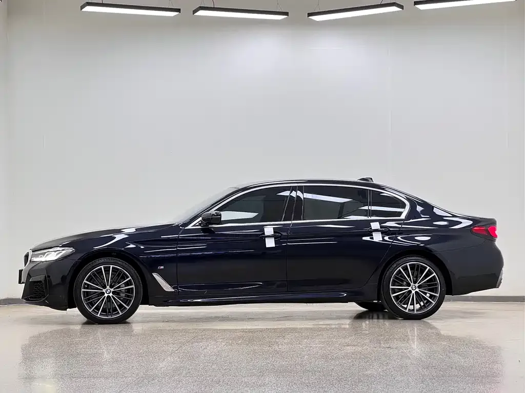 BMW 5 Series — фото 10