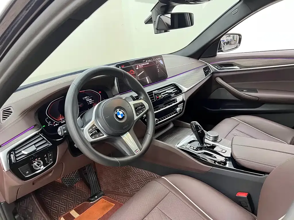 BMW 5 Series — фото 9
