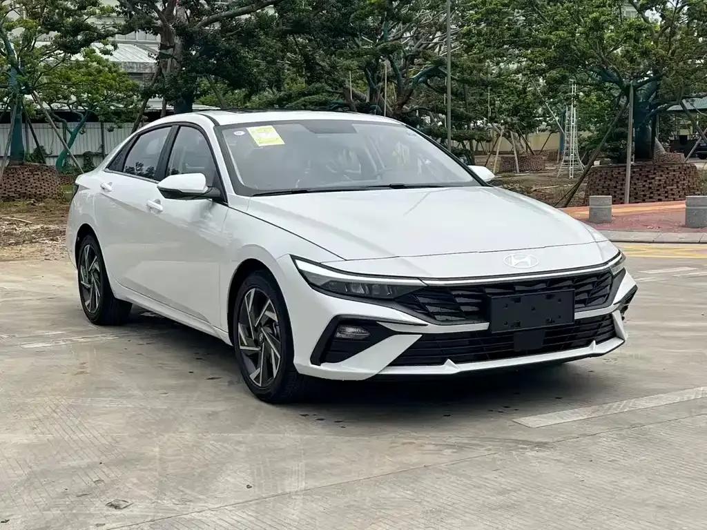 Hyundai Elantra — фото 9