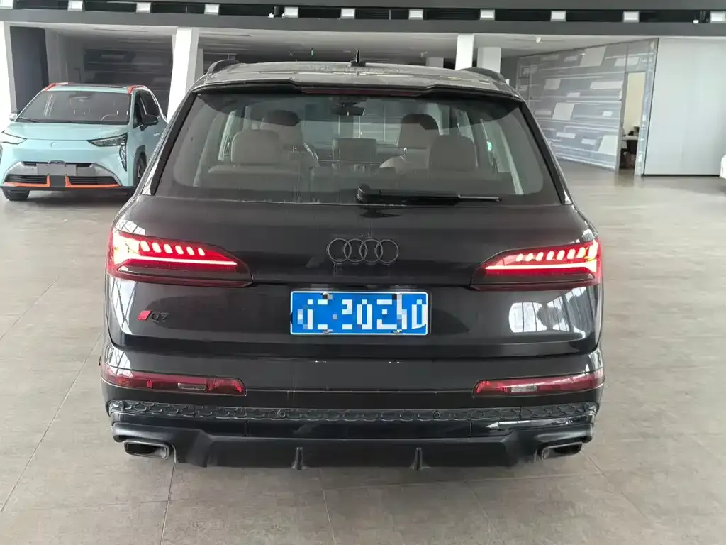 Audi Q7 — фото 6