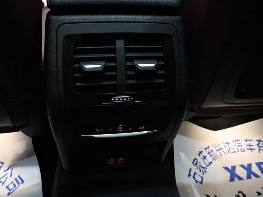 BMW X4 2023 из CN, фото 2