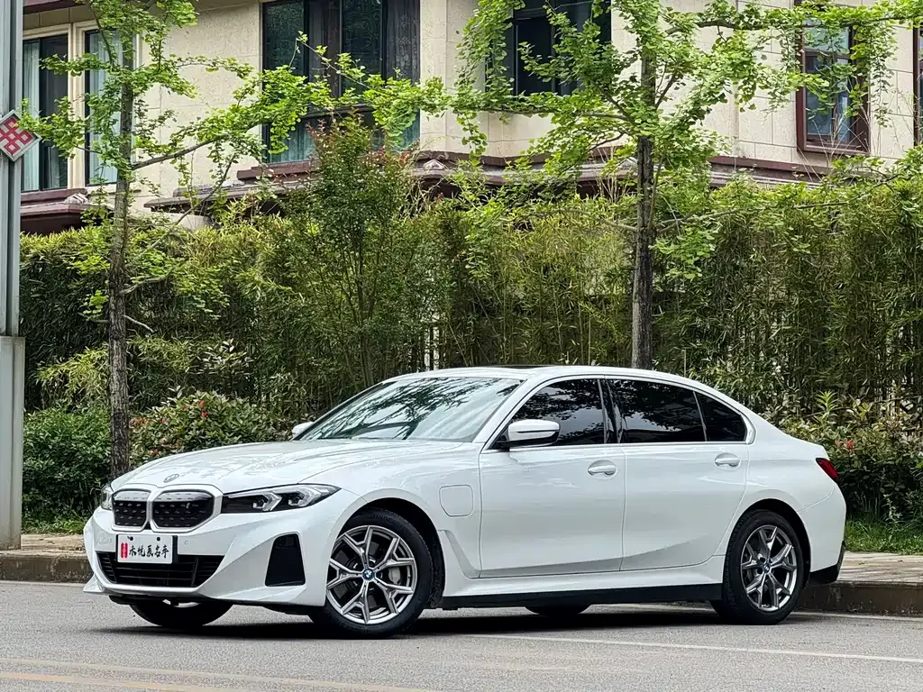 BMW i3 — фото 1