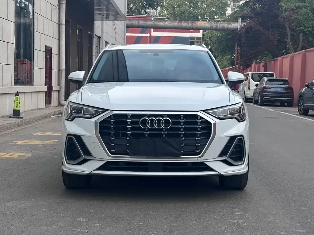 Audi Q3 — фото 6